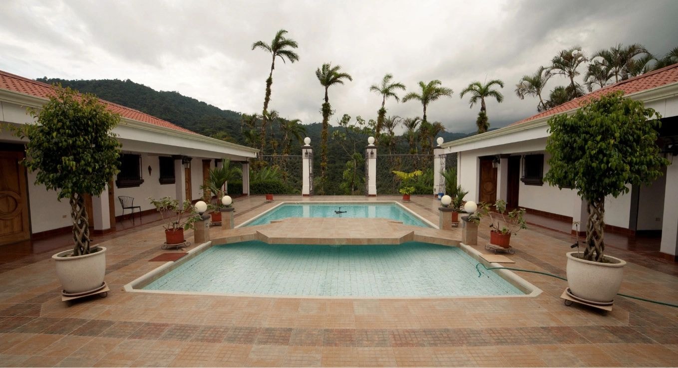 Natural stone pool