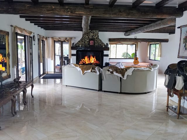 Panoramic valley patio